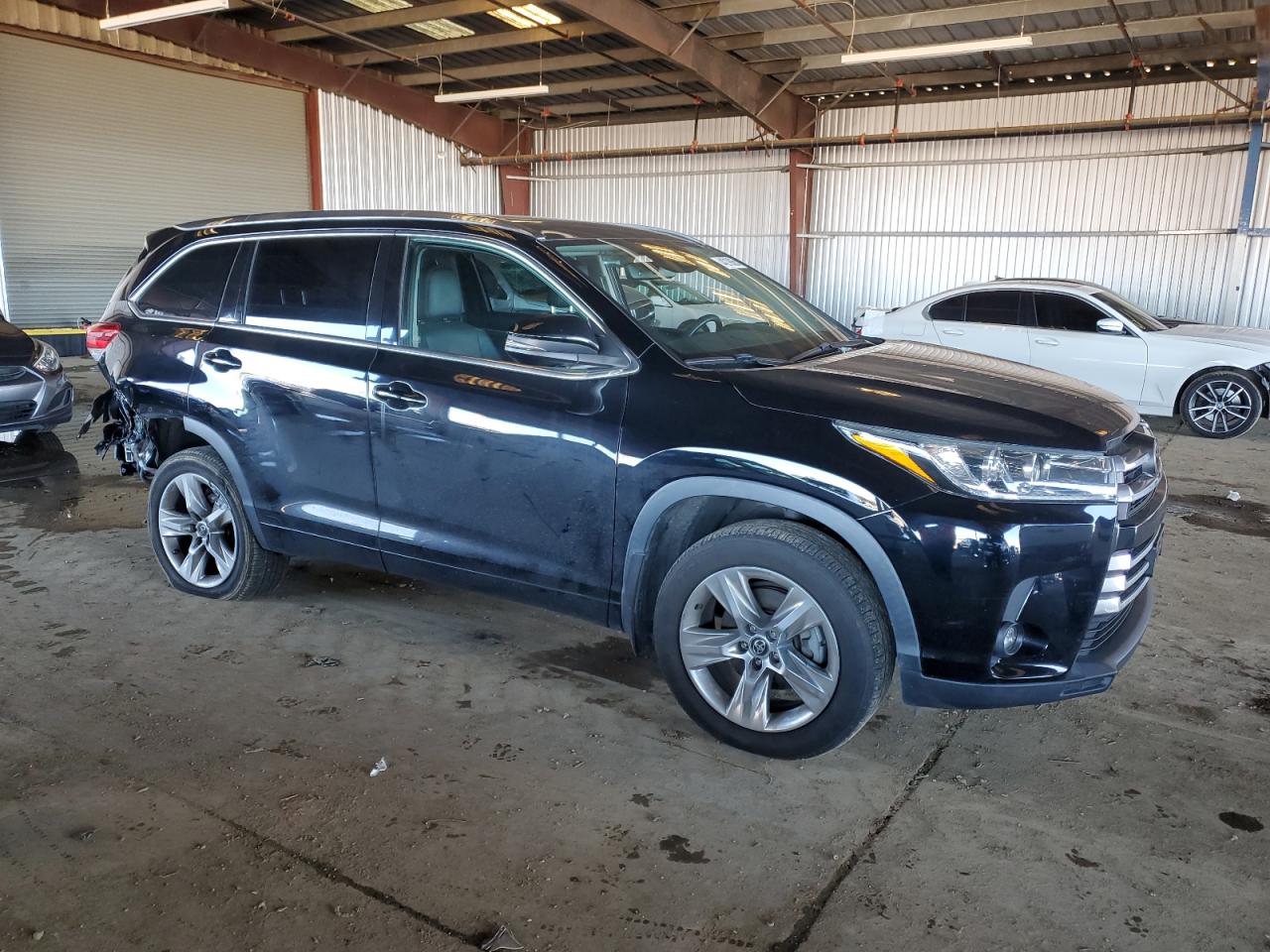 2019 Toyota Highlander - Image 4