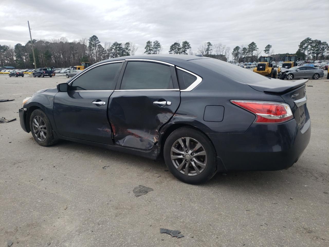 2015 Nissan Altima - Image 2