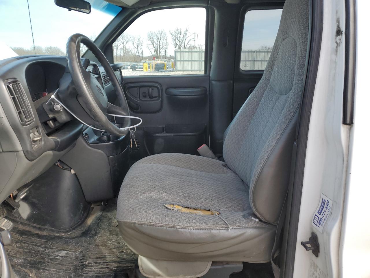 2002 Chevrolet Express - Image 7