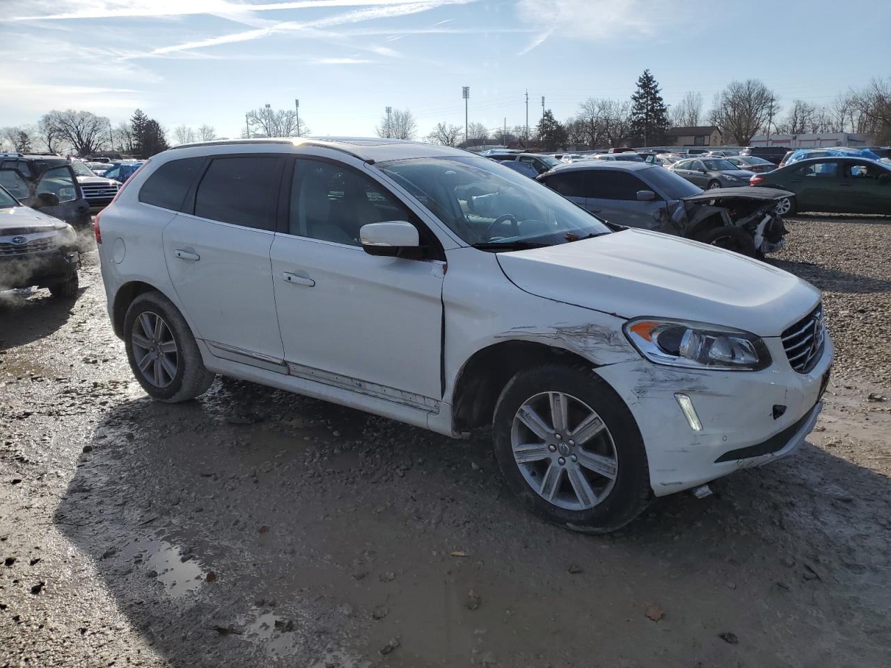 2017 Volvo XC60 - Image 4