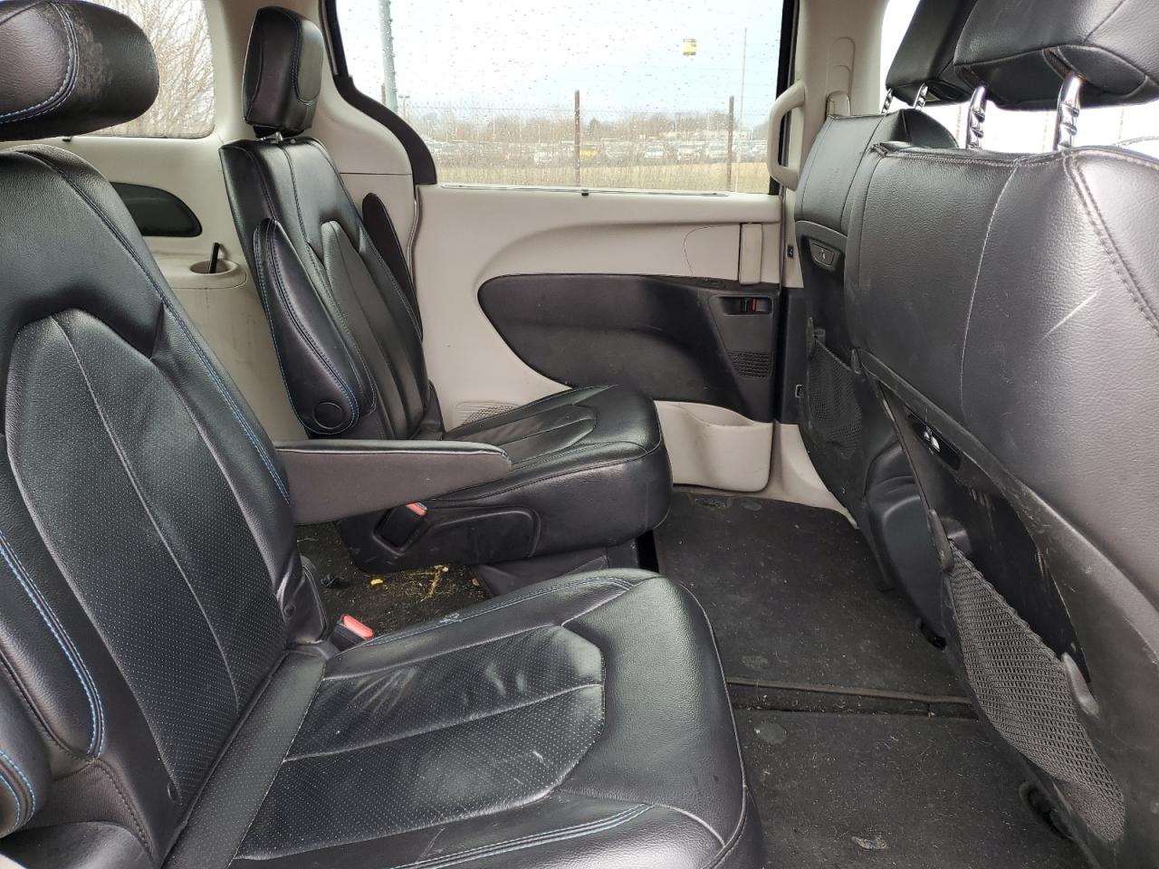 2021 Chrysler Pacifica - Image 11