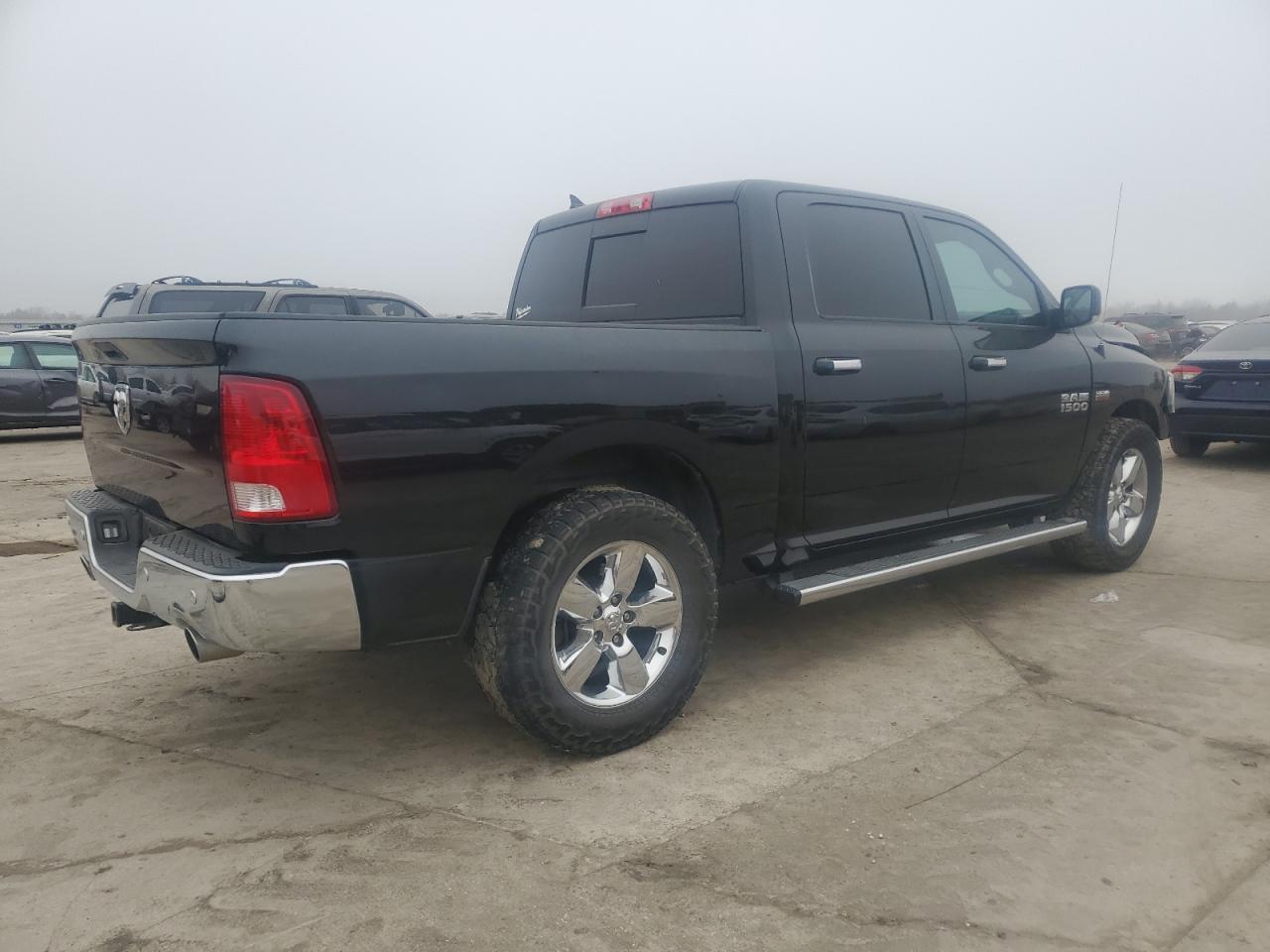 2016 RAM 1500 - Image 3