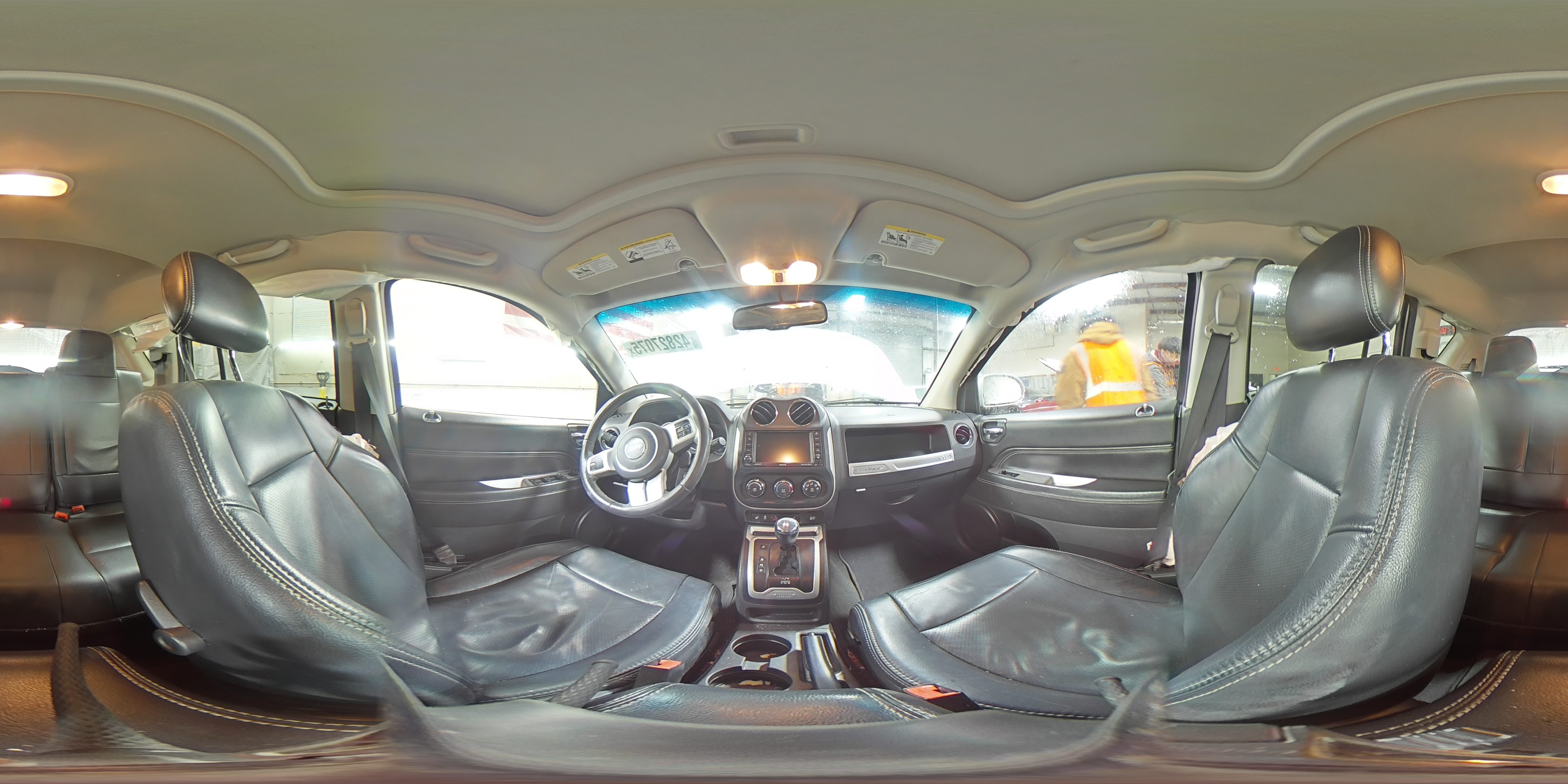 2016 Jeep Compass - Image 13