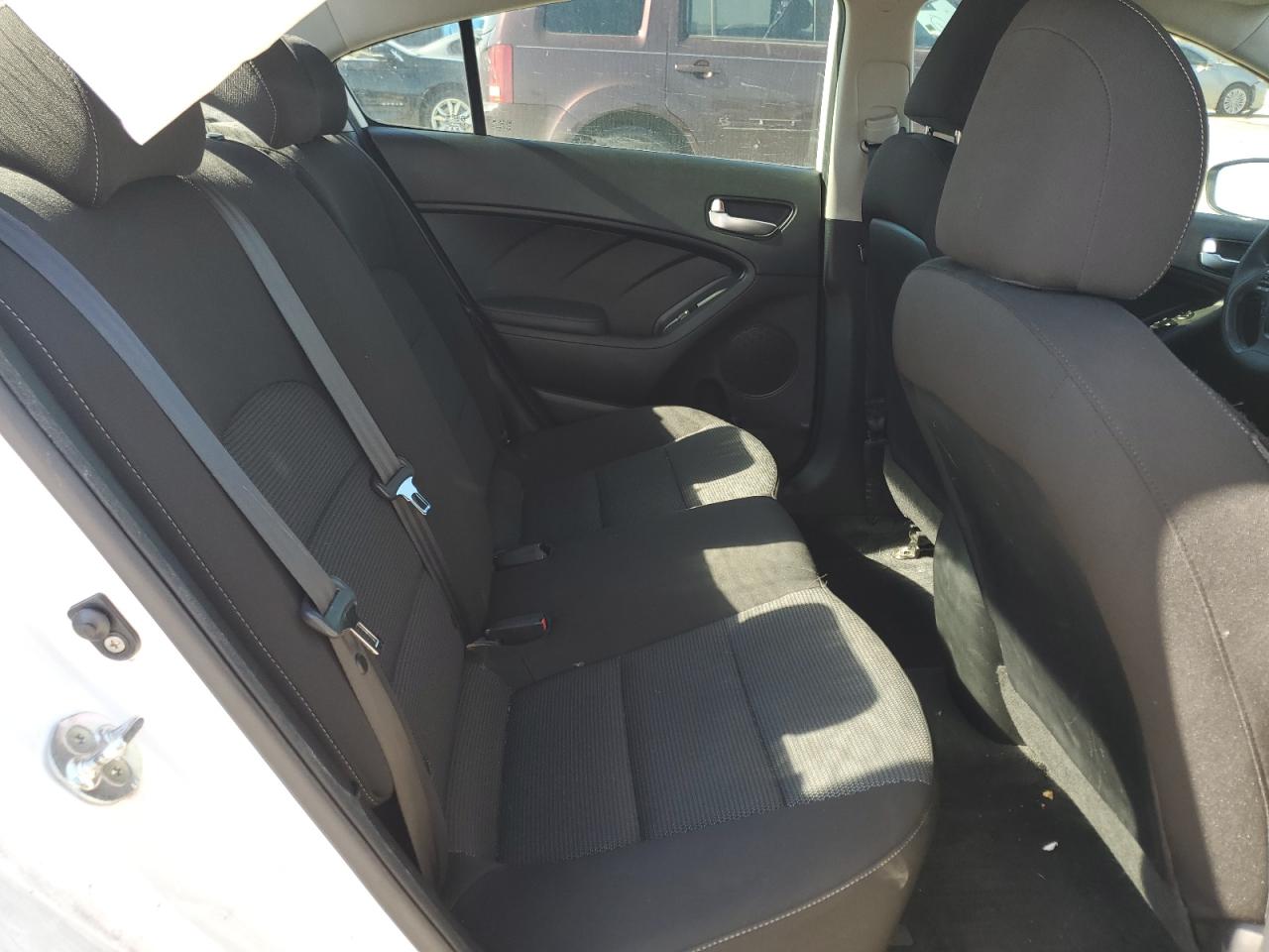 2018 Kia Forte - Image 10