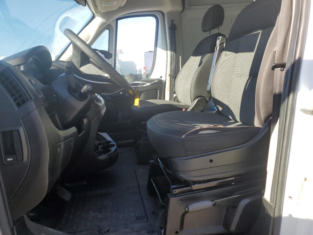 2018 Ram Promaster 2500 2500 High VIN: 3C6TRVDG0JE105628 Lot: 45993575