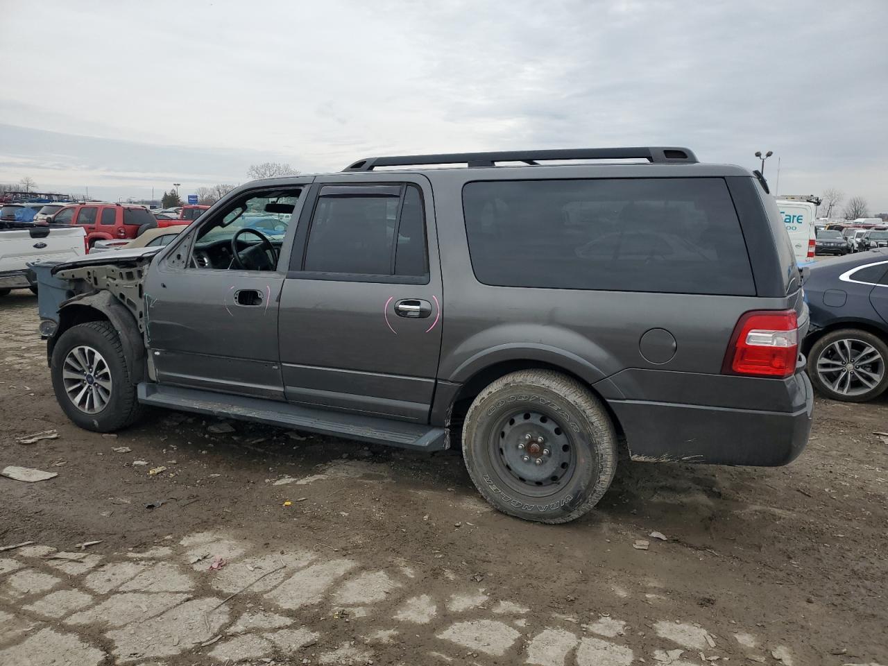2015 Ford Expedition - Image 2