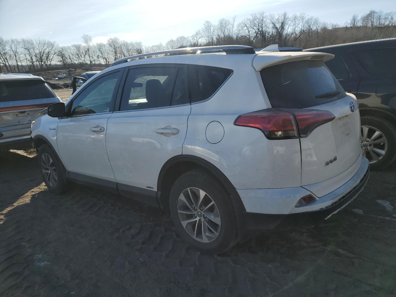 2018 Toyota RAV 4 - Image 2