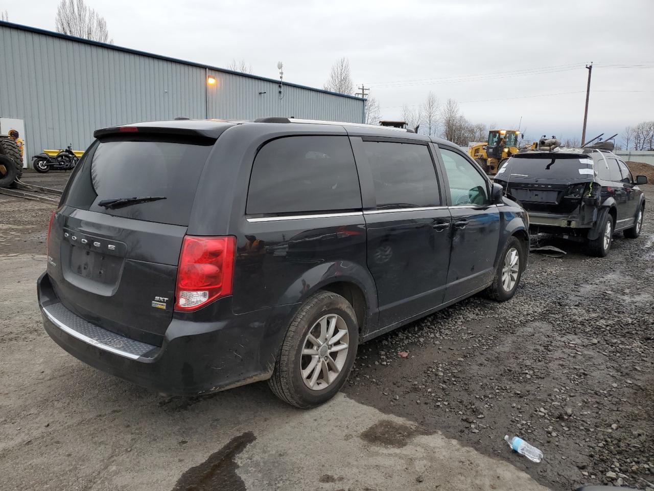 2018 Dodge Caravan - Image 3