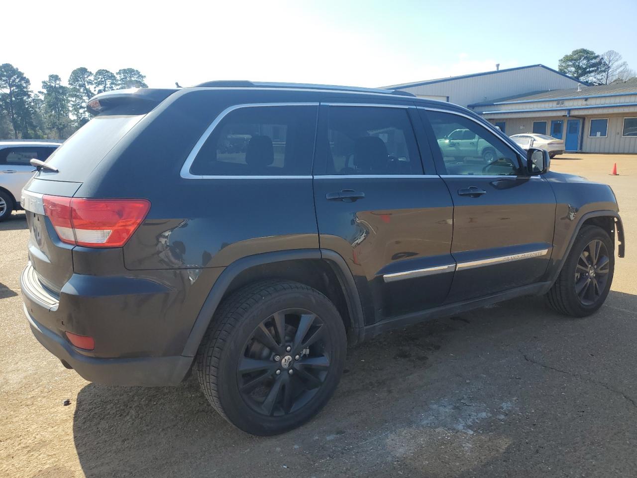 2013 Jeep Grand Cherokee - Image 3