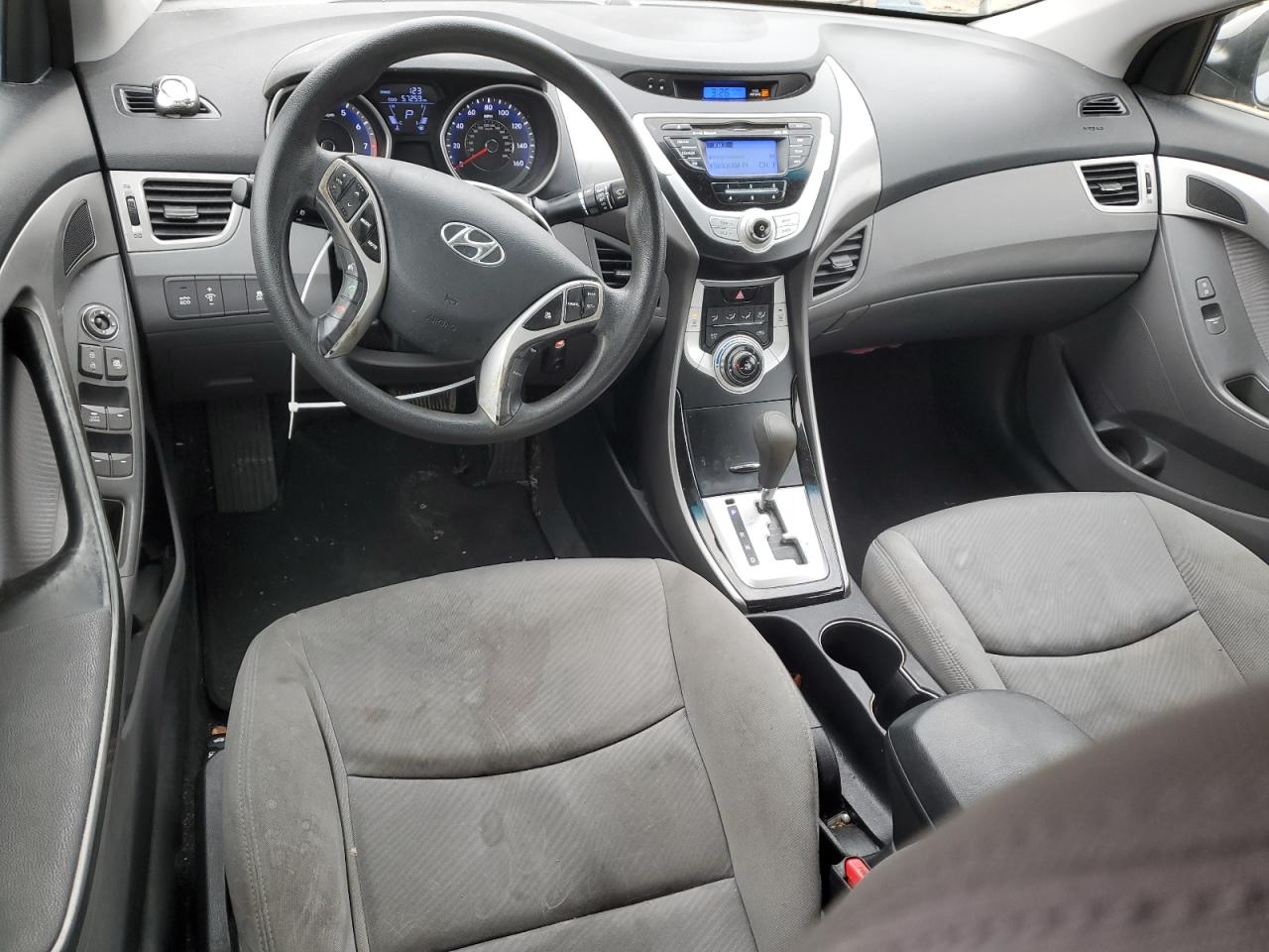 2012 Hyundai Elantra - Image 8