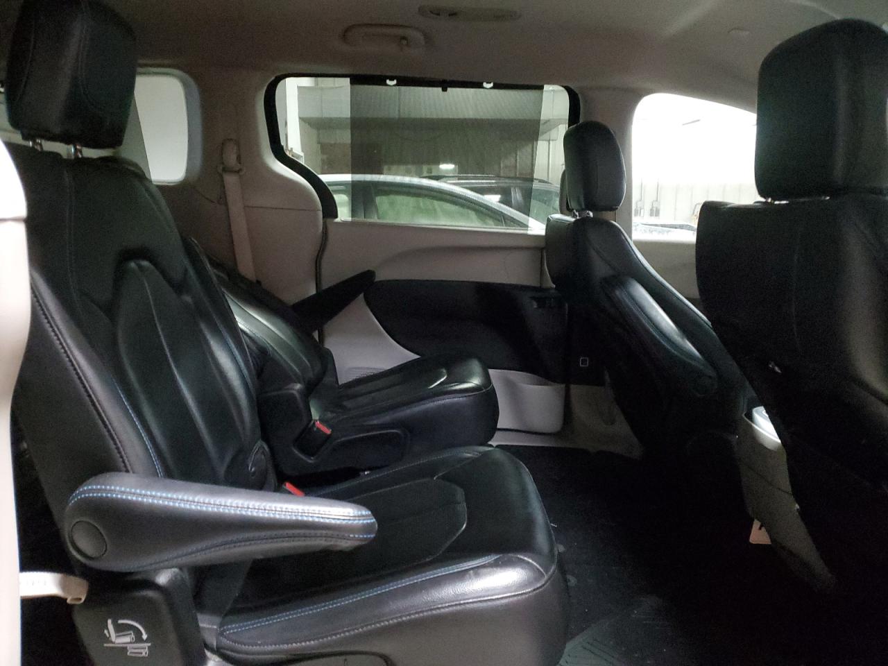 2021 Chrysler Pacifica - Image 11
