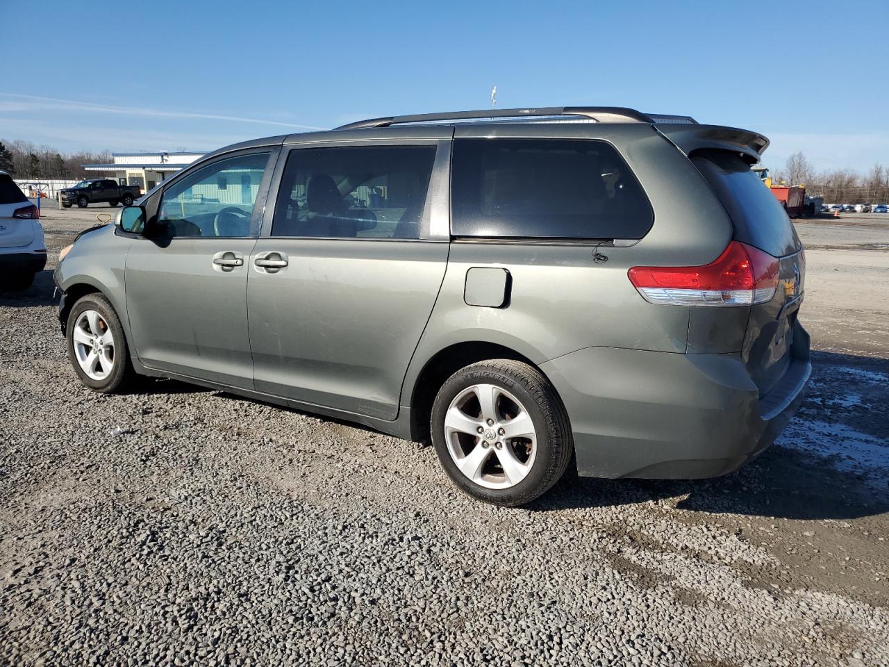 2013 Toyota Sienna - Image 2
