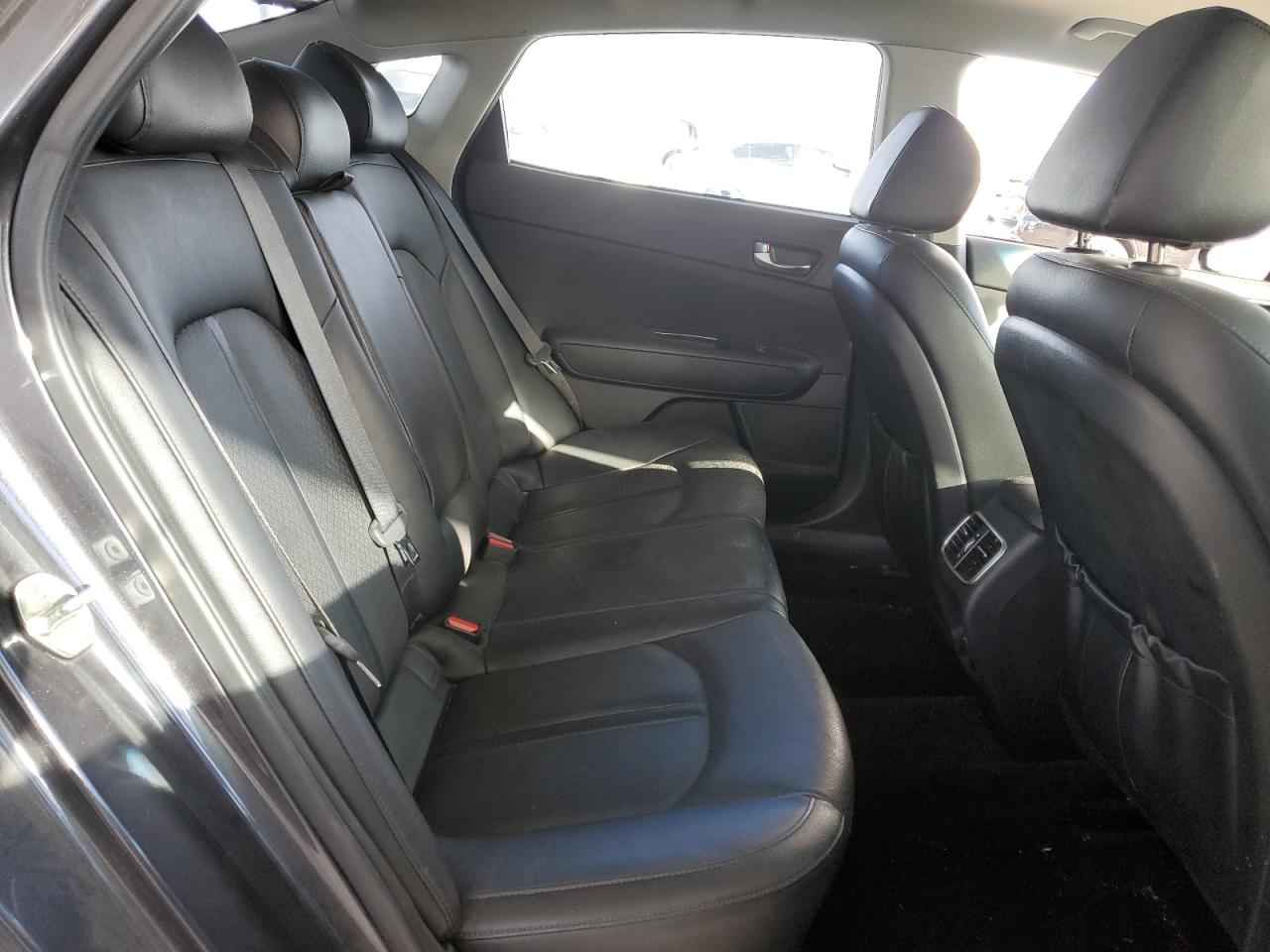 2018 Kia Optima - Image 10
