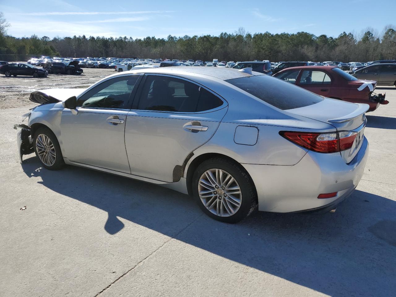 2015 Lexus ES - Image 2