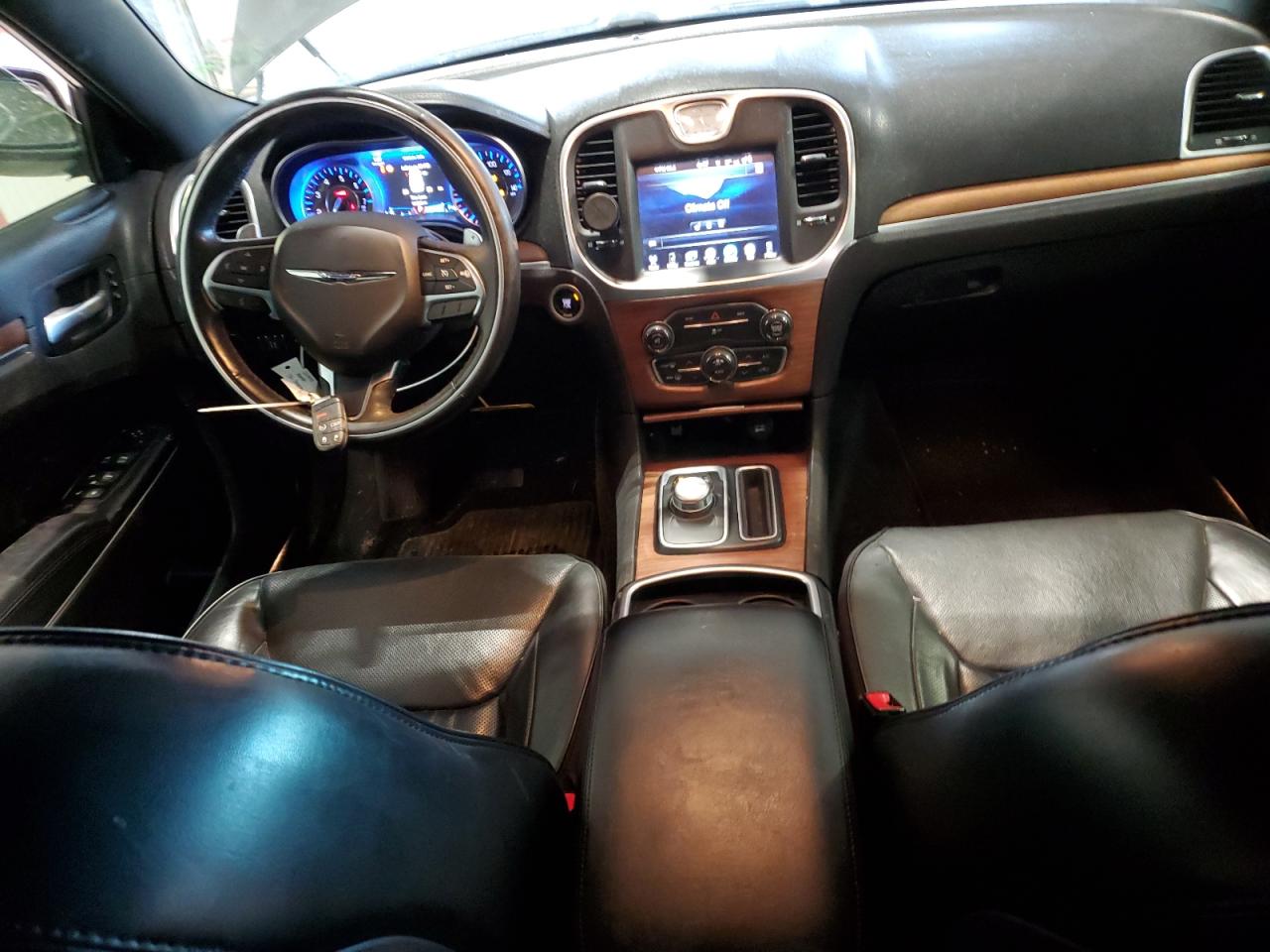 2016 Chrysler 300 - Image 8