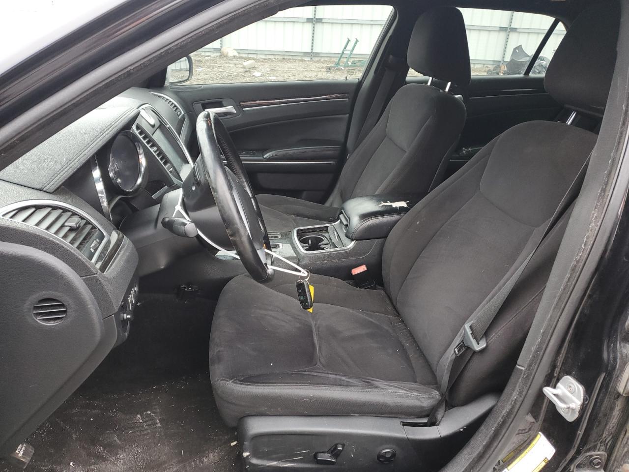 2011 Chrysler 300 - Image 7