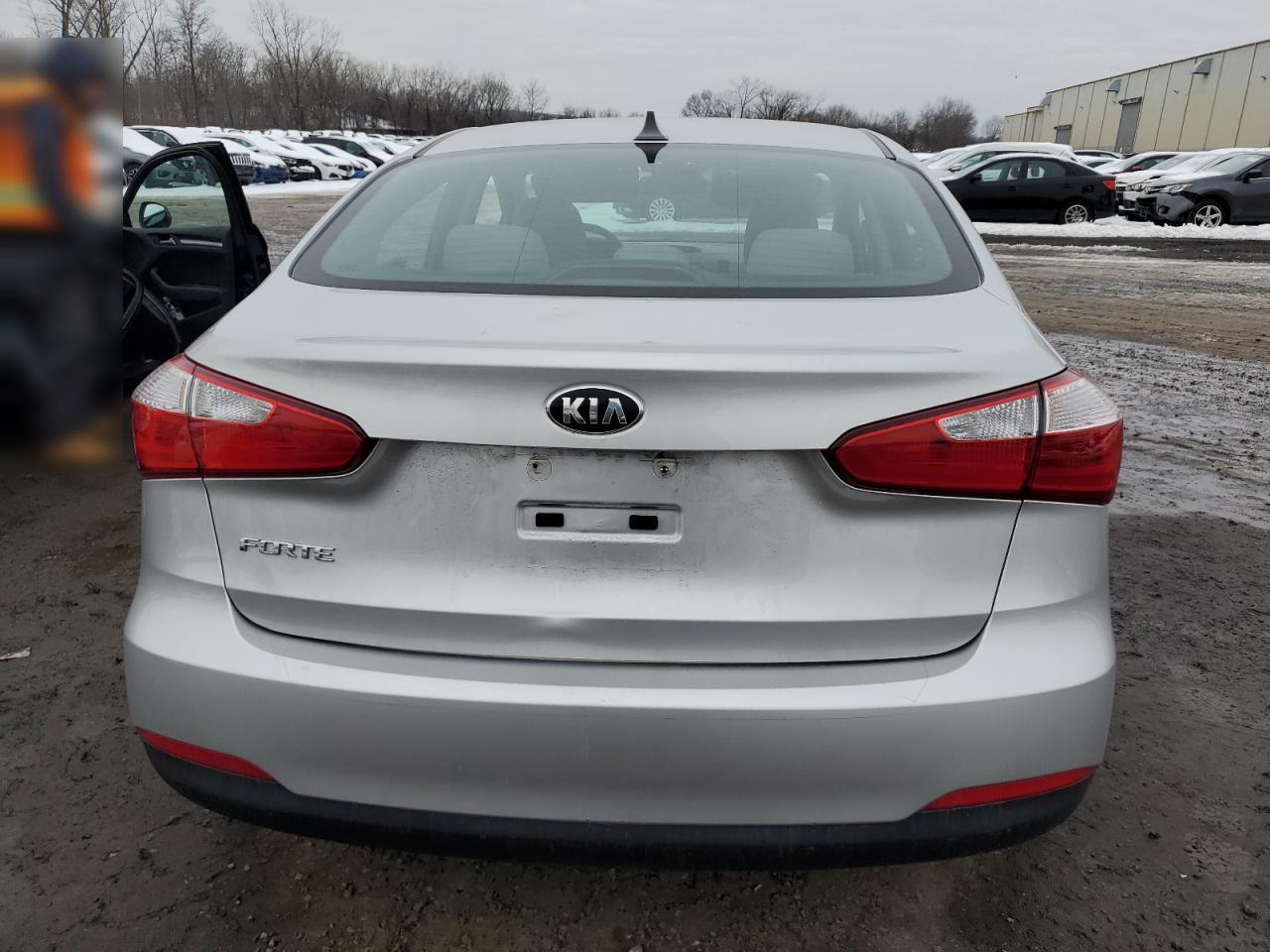 2014 Kia Forte - Image 6