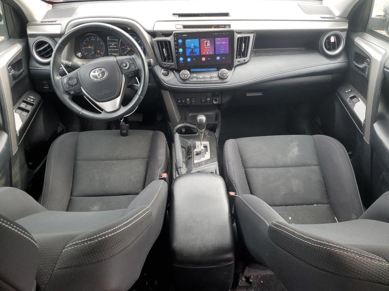2018 Toyota RAV 4 - Image 8