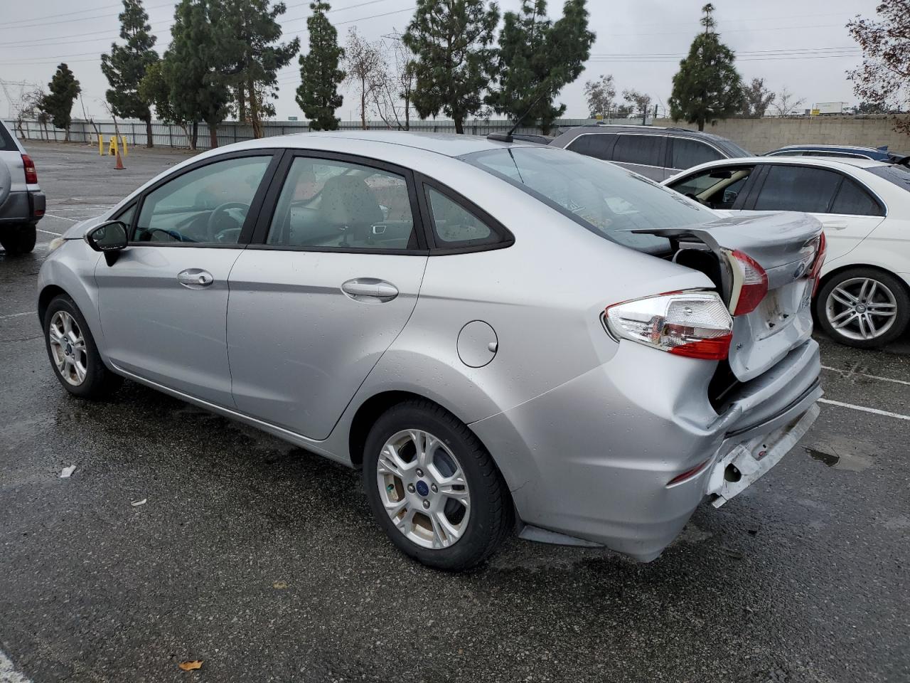 2015 Ford Fiesta - Image 2