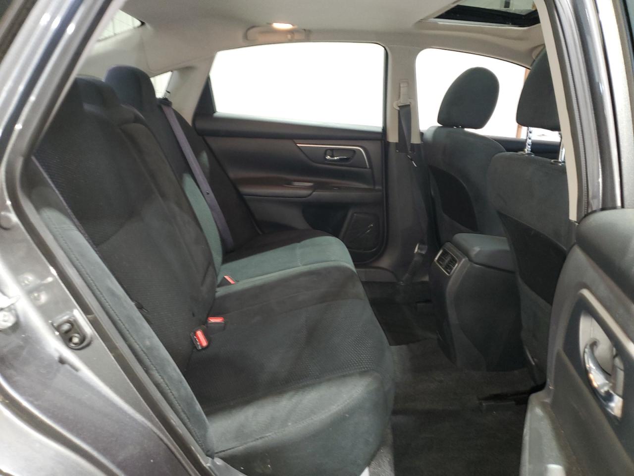 2015 Nissan Altima - Image 10