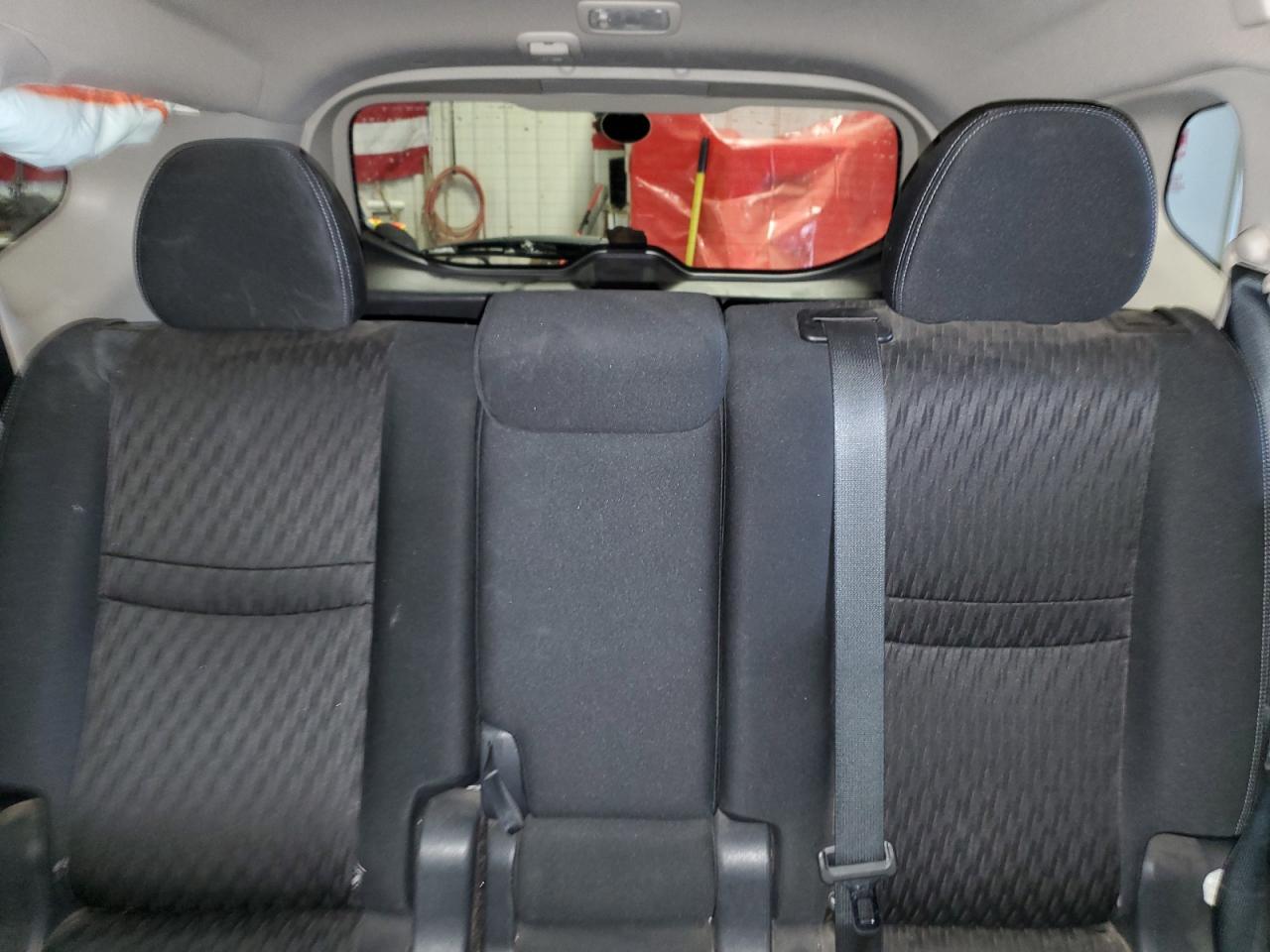 2017 Nissan Rogue - Image 10