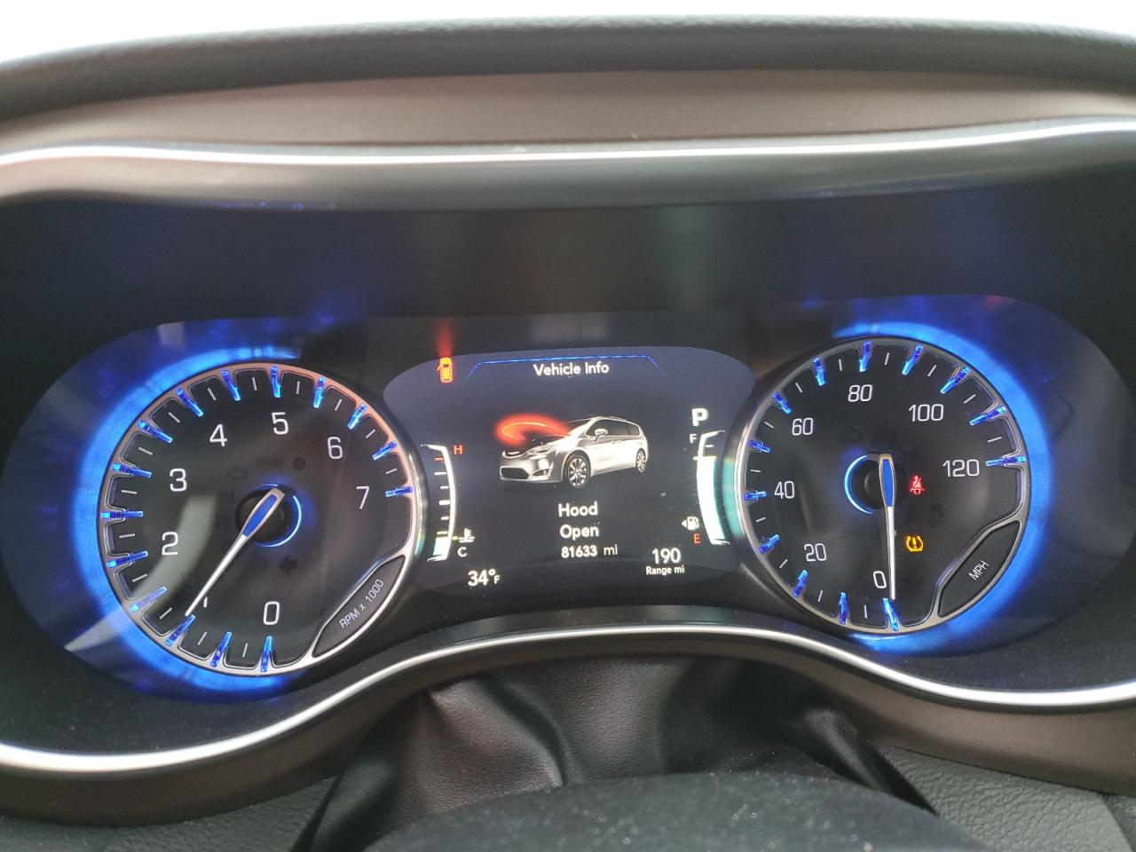 2018 Chrysler Pacifica - Image 9