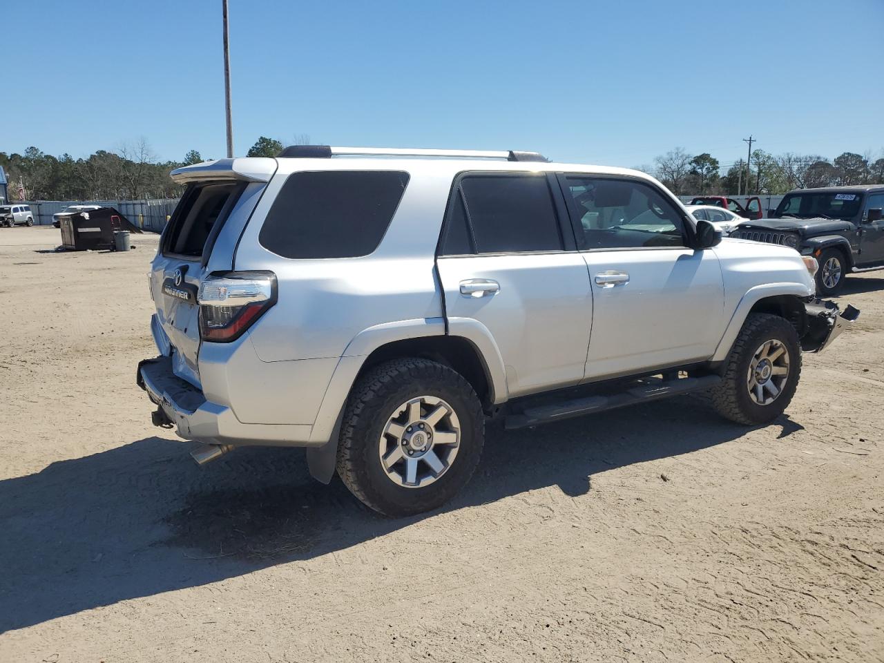 2014 Toyota 4Runner - Image 3