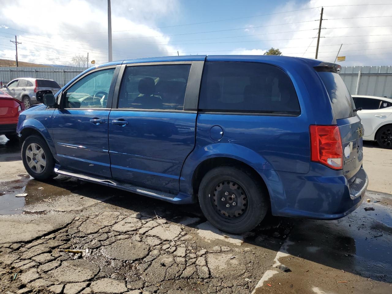 2011 Dodge Caravan - Image 2