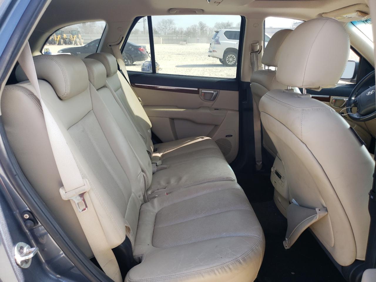 2008 Hyundai Santa Fe - Image 11