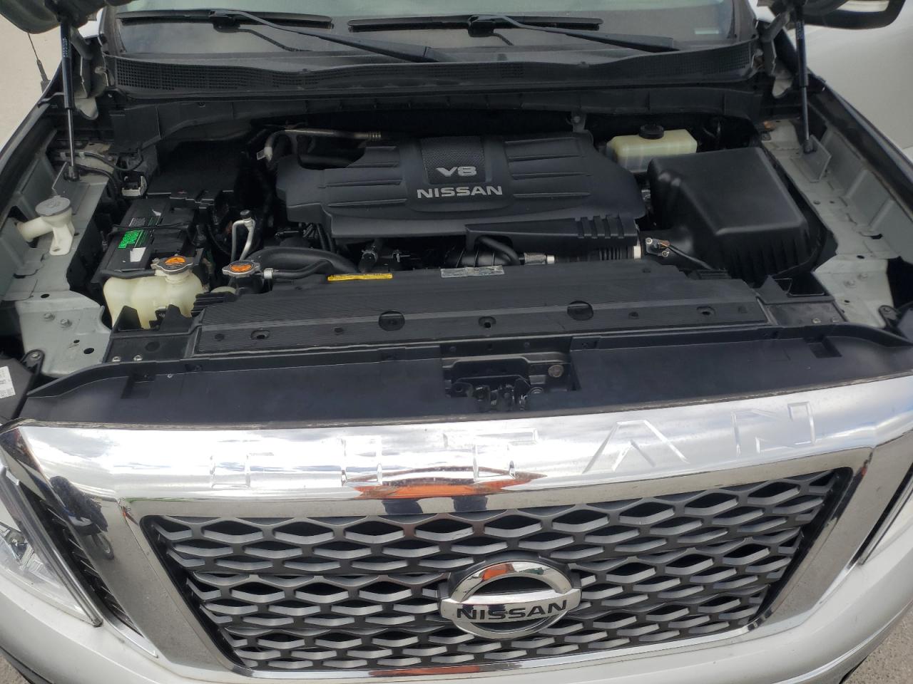 2017 Nissan Titan - Image 11