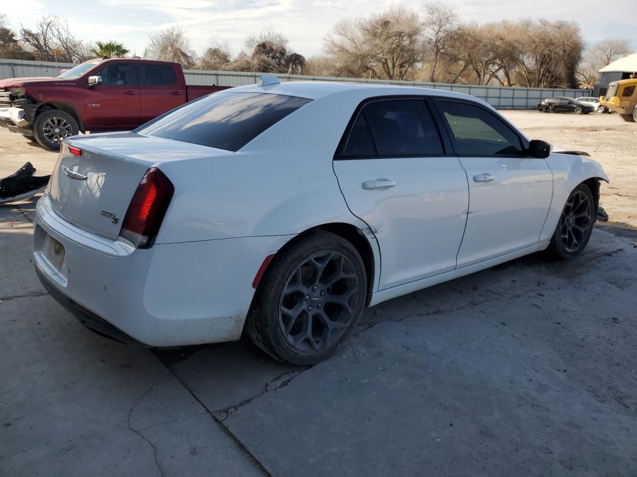 2018 Chrysler 300 - Image 3
