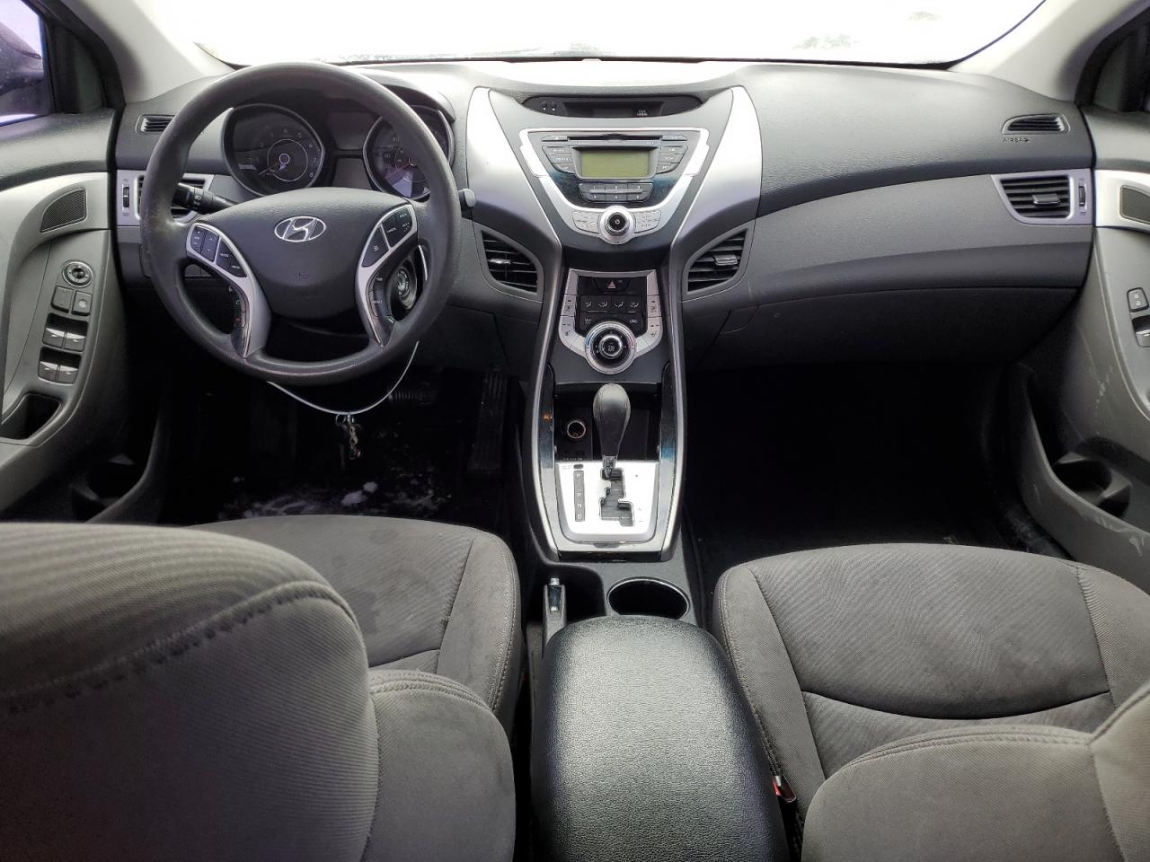 2012 Hyundai Elantra - Image 8