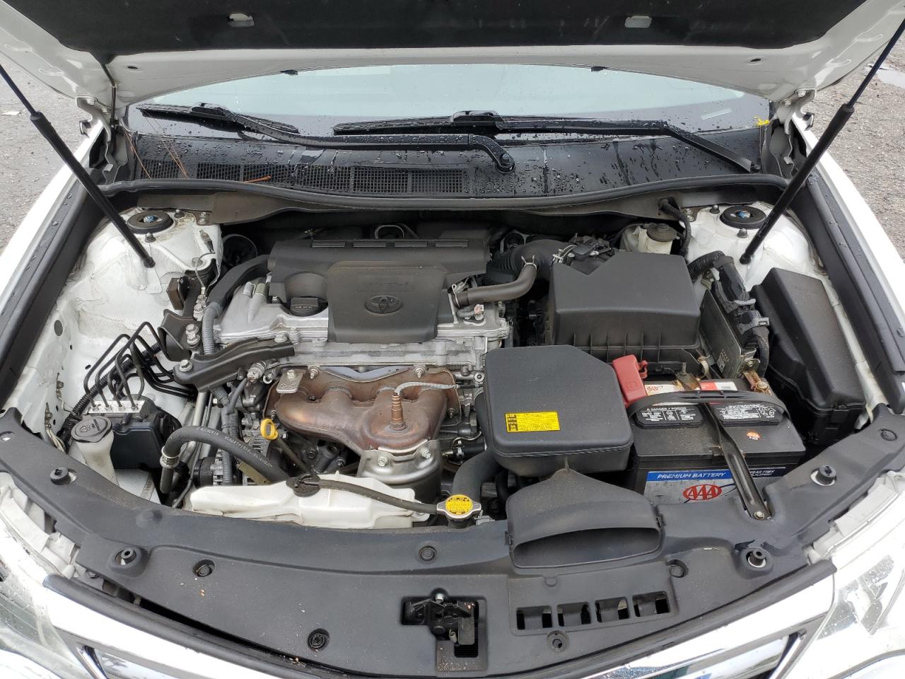 2012 Toyota Camry - Image 11