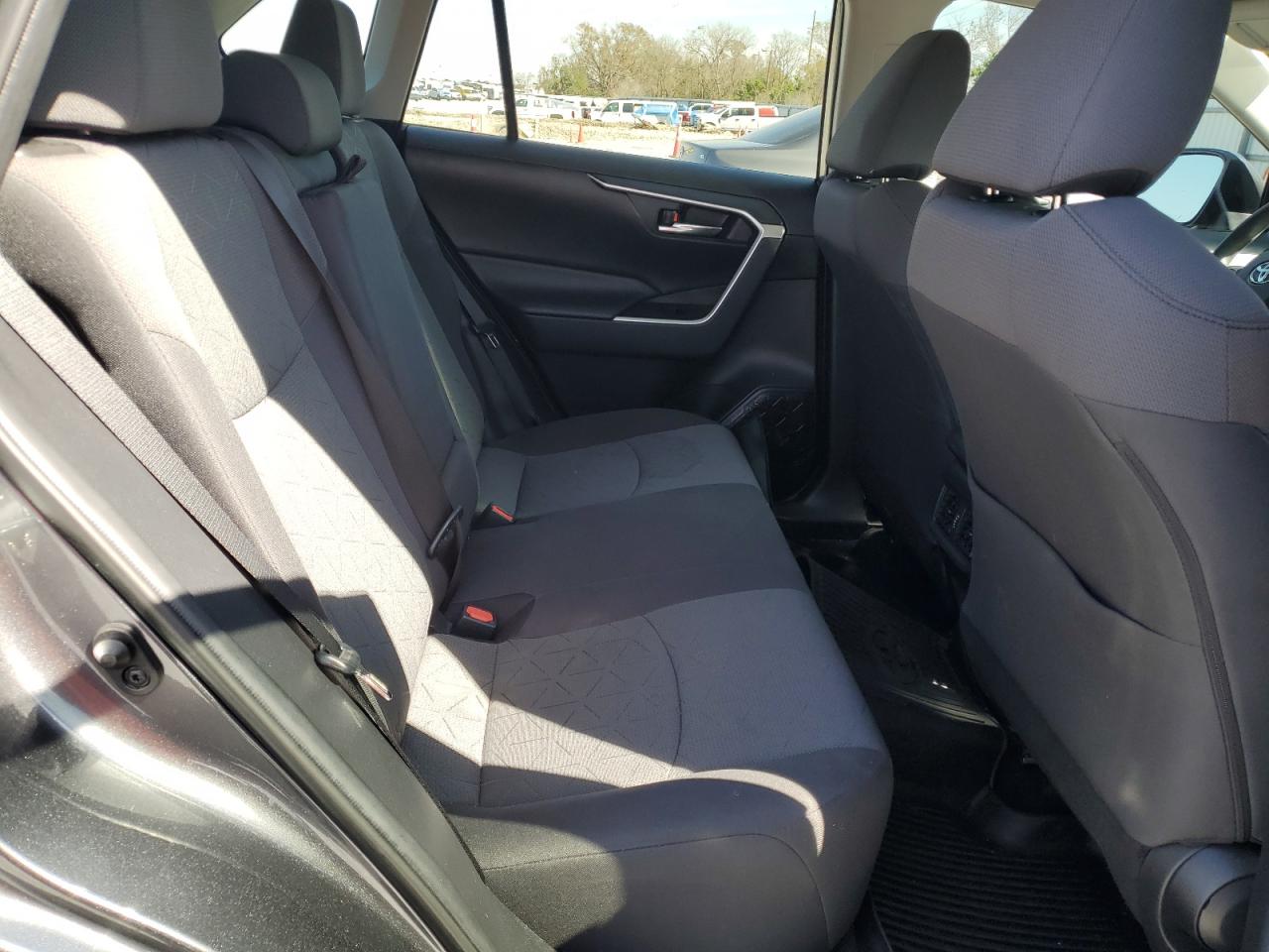 2020 Toyota RAV 4 - Image 11