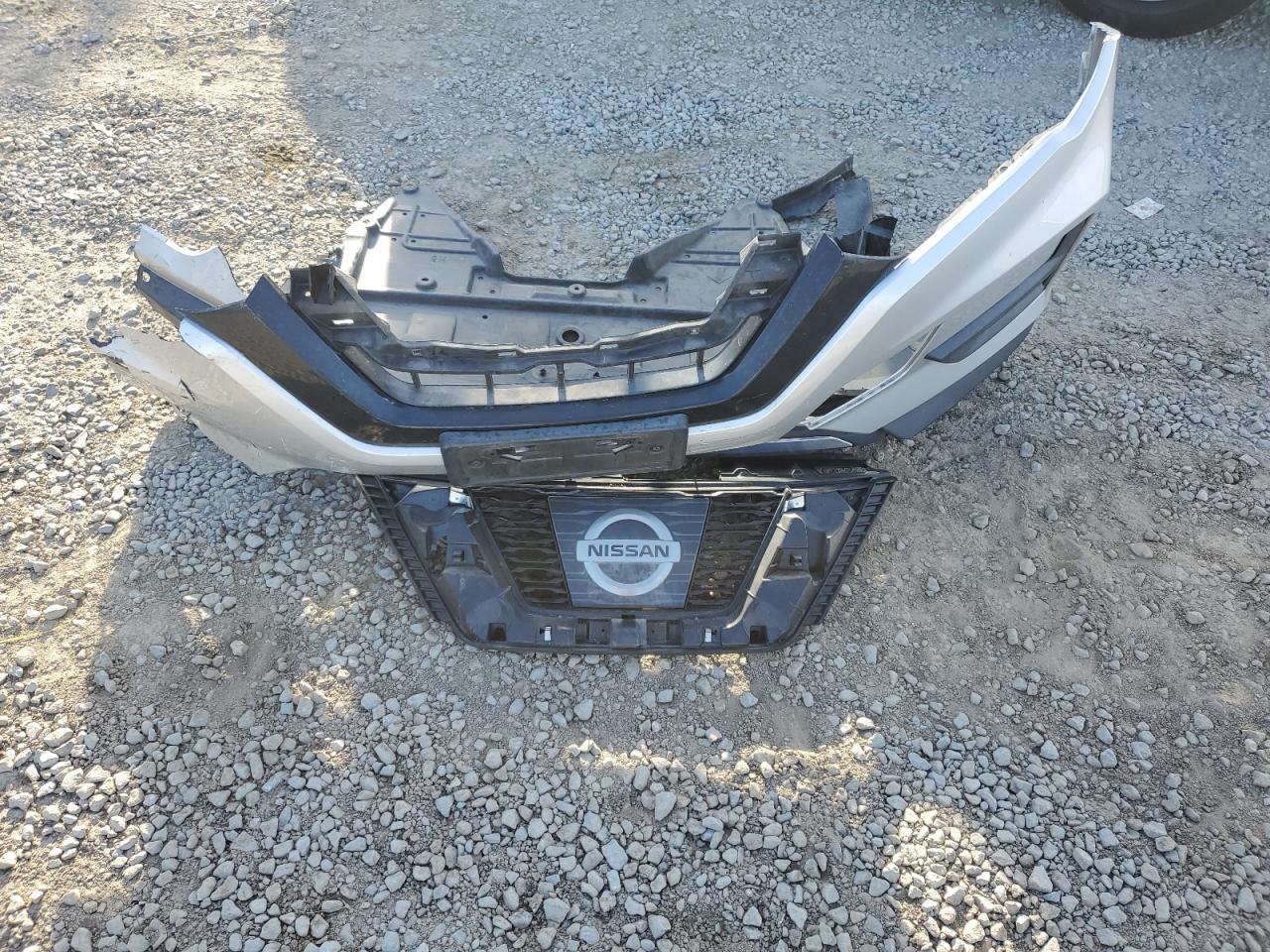 2017 Nissan Rogue - Image 15