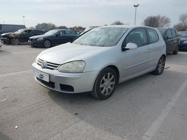 2005 VOLKSWAGEN GOLF FSI S