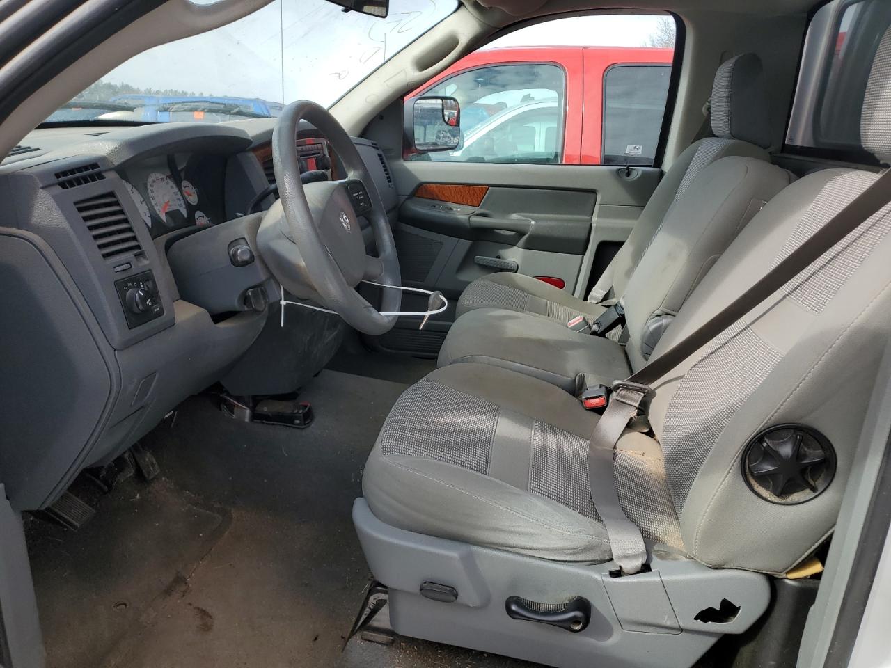 2006 Dodge RAM - Image 7