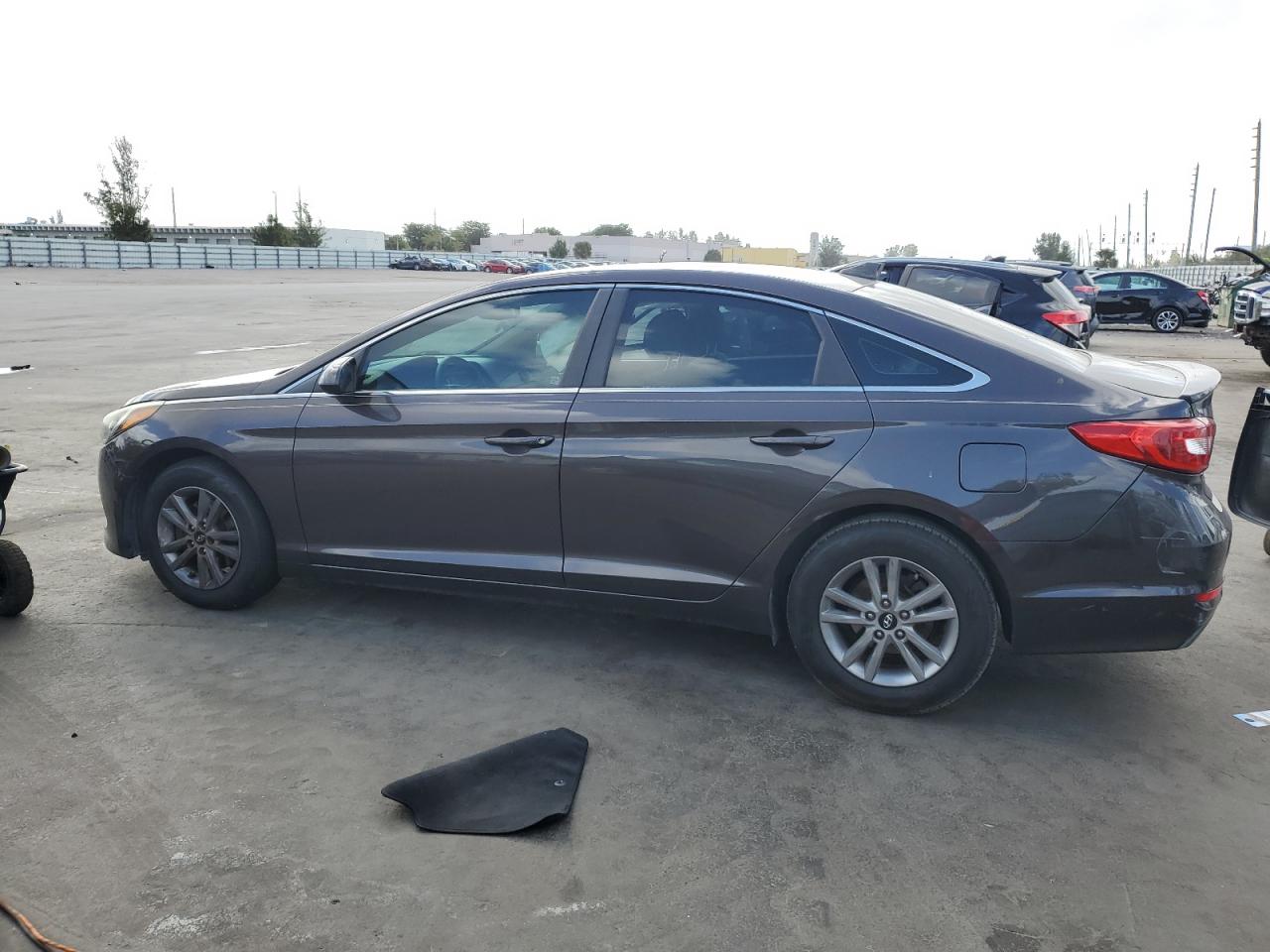 2015 Hyundai Sonata - Image 2