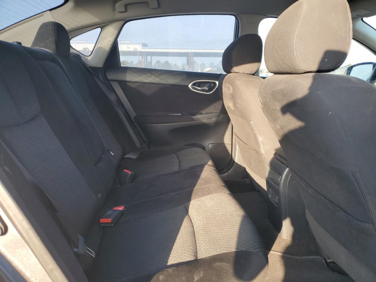 2015 Nissan Sentra - Image 10