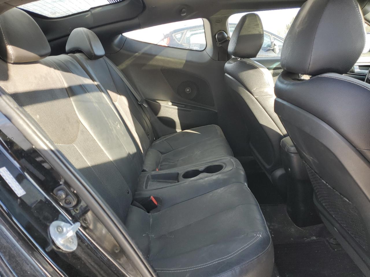 2016 Hyundai Veloster - Image 11
