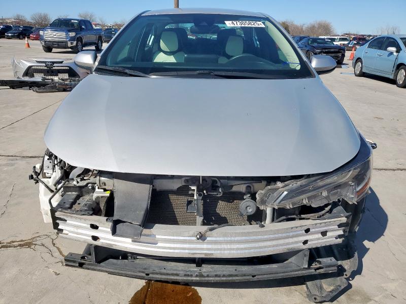  TOYOTA COROLLA 2021 Srebrny