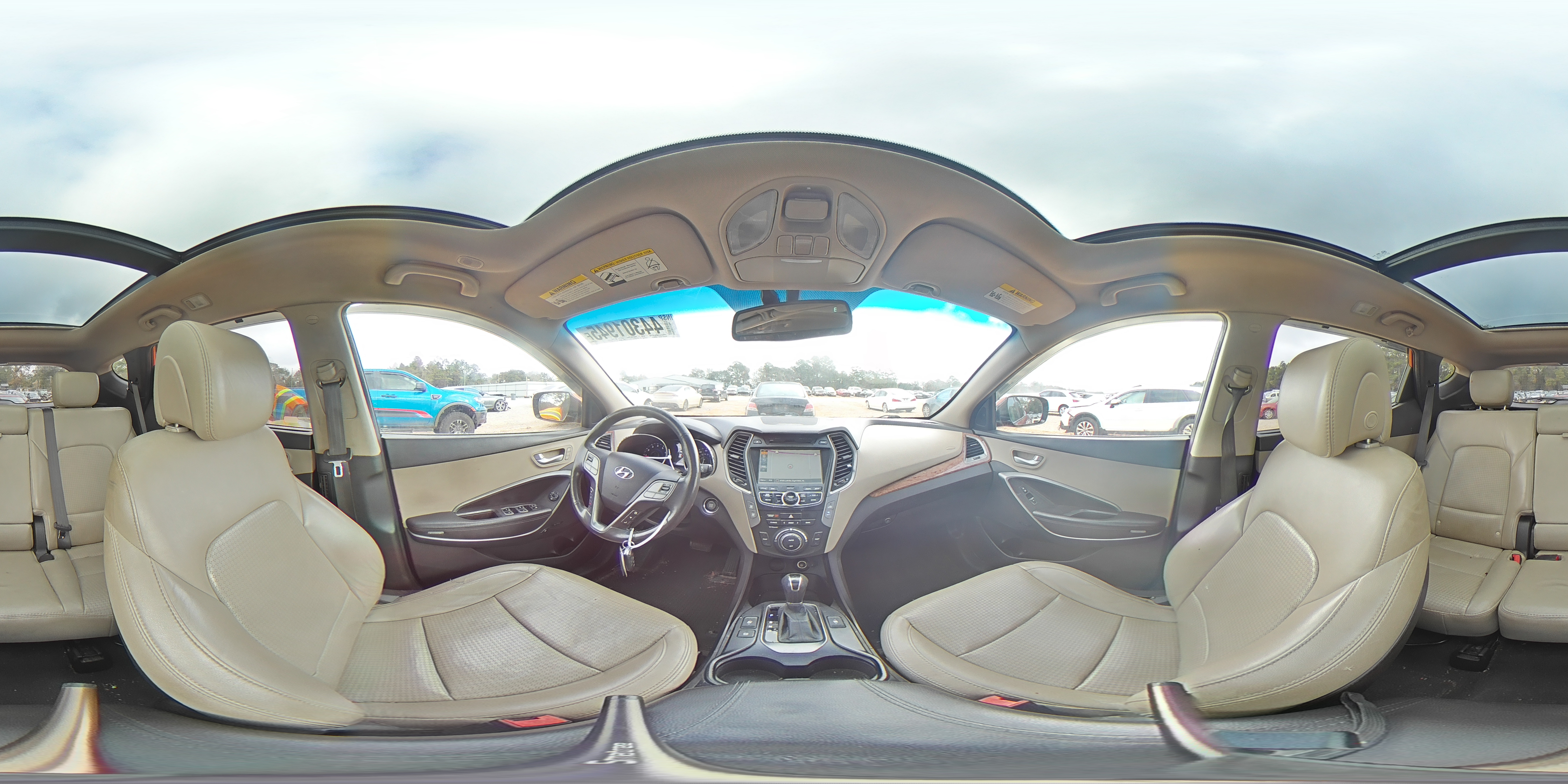 2014 Hyundai Santa Fe - Image 13