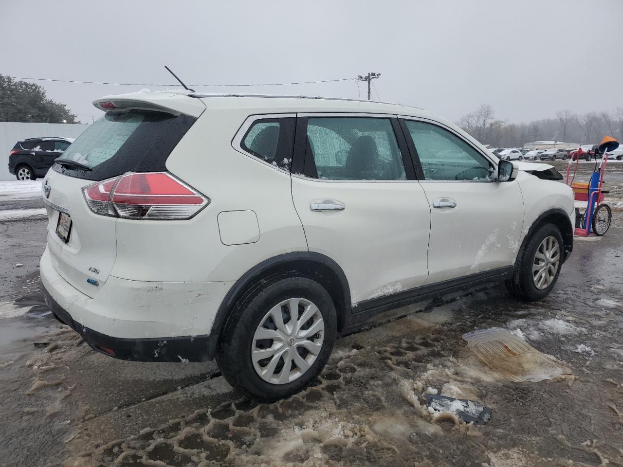 2014 Nissan Rogue - Image 3