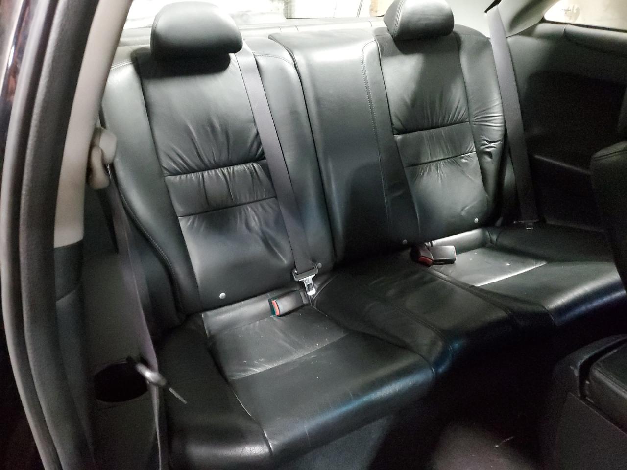 2004 Honda Accord - Image 10