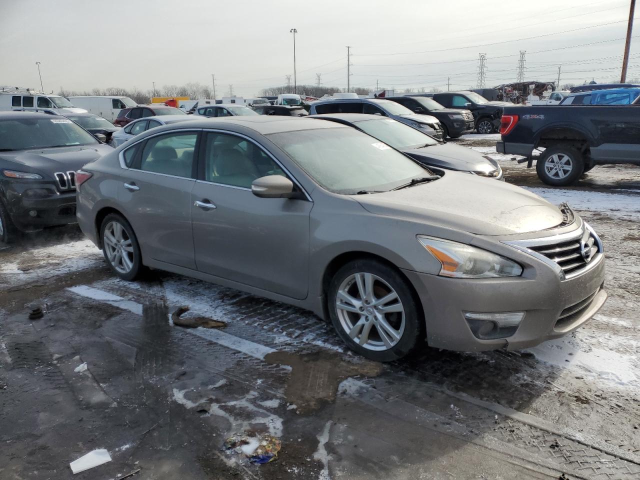 2014 Nissan Altima - Image 4