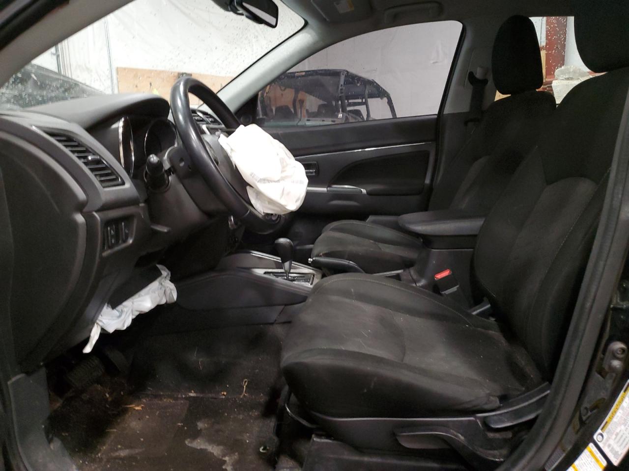 2021 Mitsubishi Outlander - Image 7
