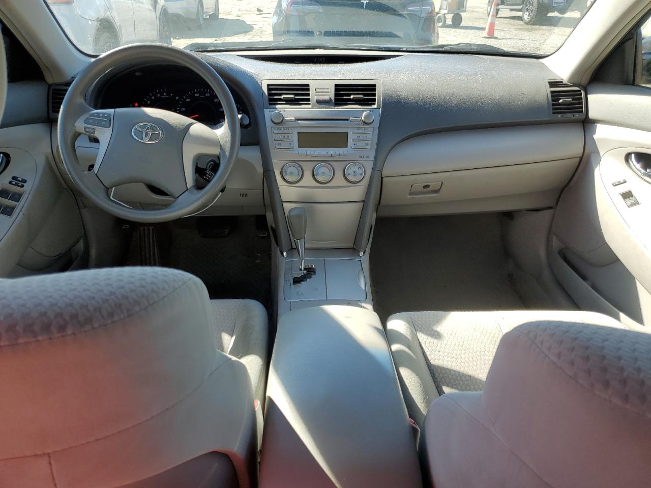 2011 Toyota Camry - Image 8