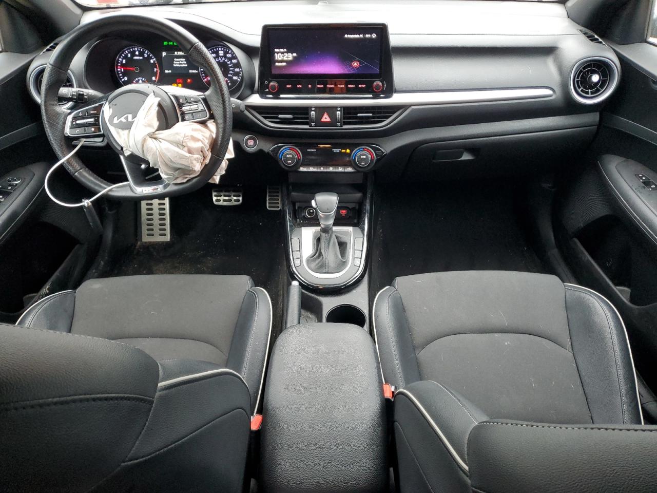 2023 Kia Forte - Image 8