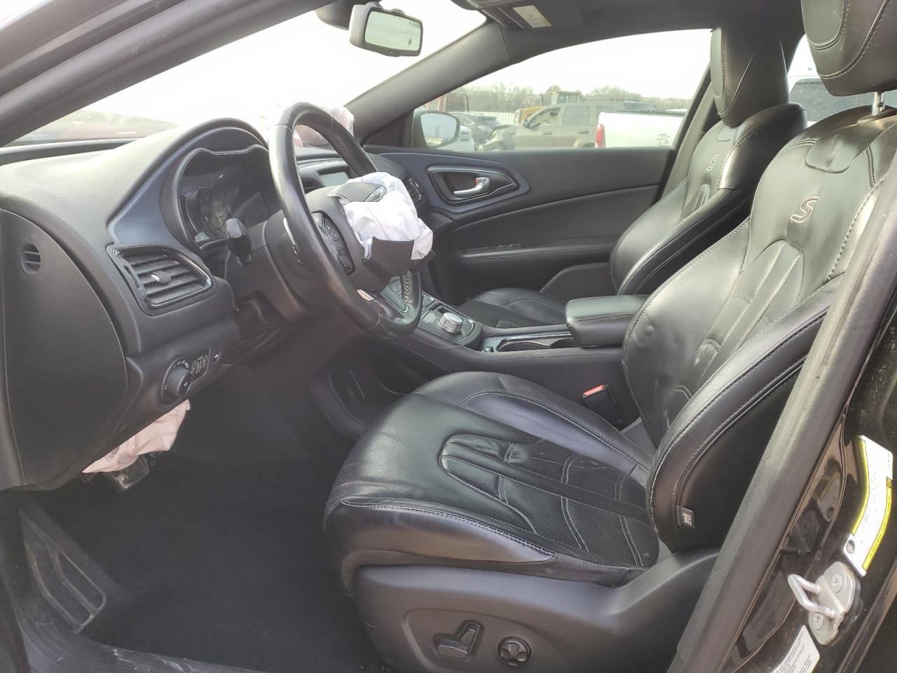 2016 Chrysler 200 - Image 7