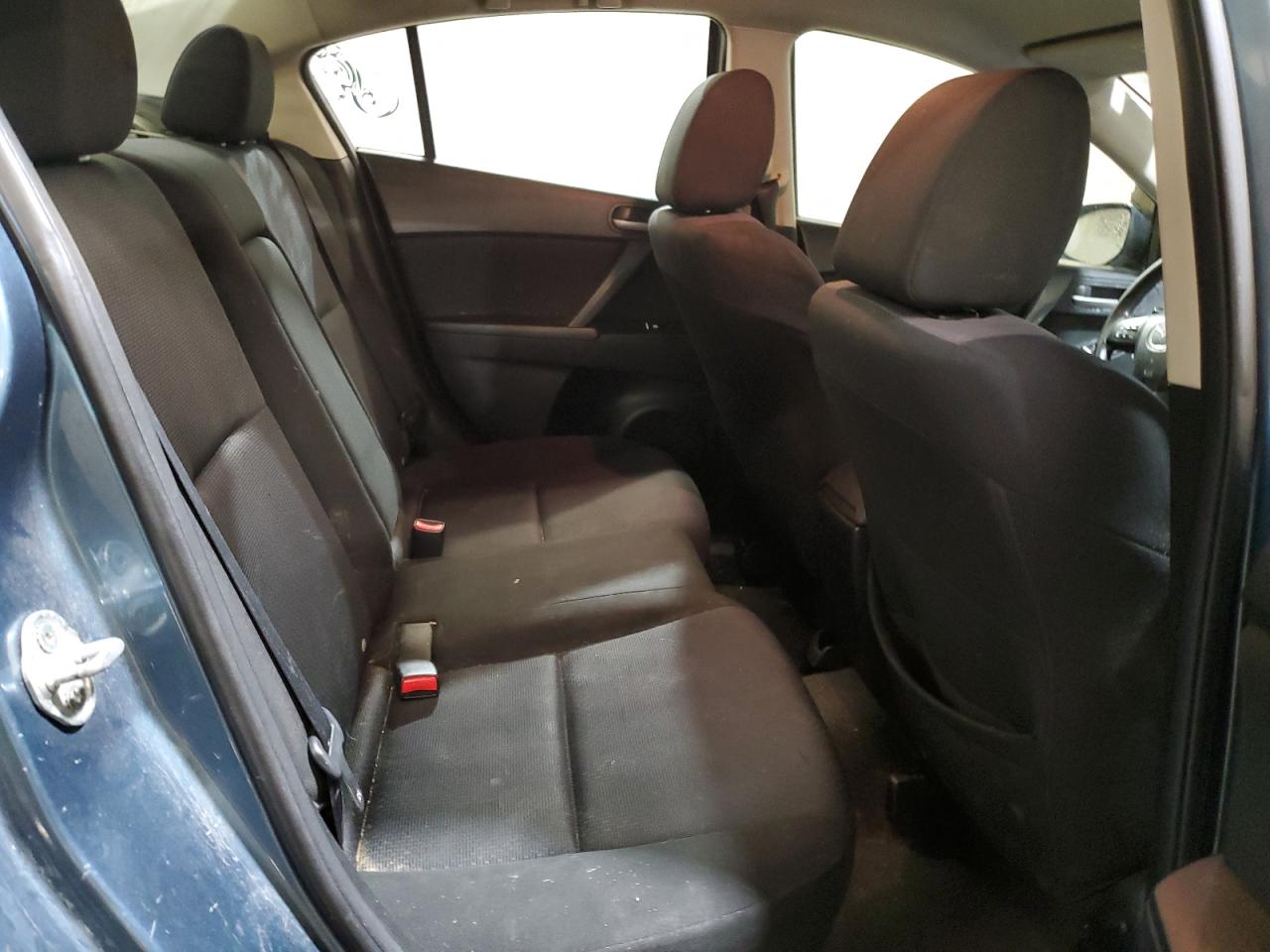 2010 Mazda 3 - Image 10